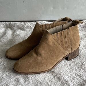 Coconuts by Matisse tan leather ankle booties